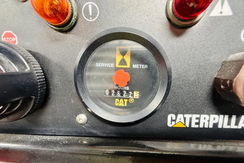 Kickback Yacht Photos Pics Caterpillar service meter displaying 2622.9 hours on Viking 65 Convertible, 2004 model.
