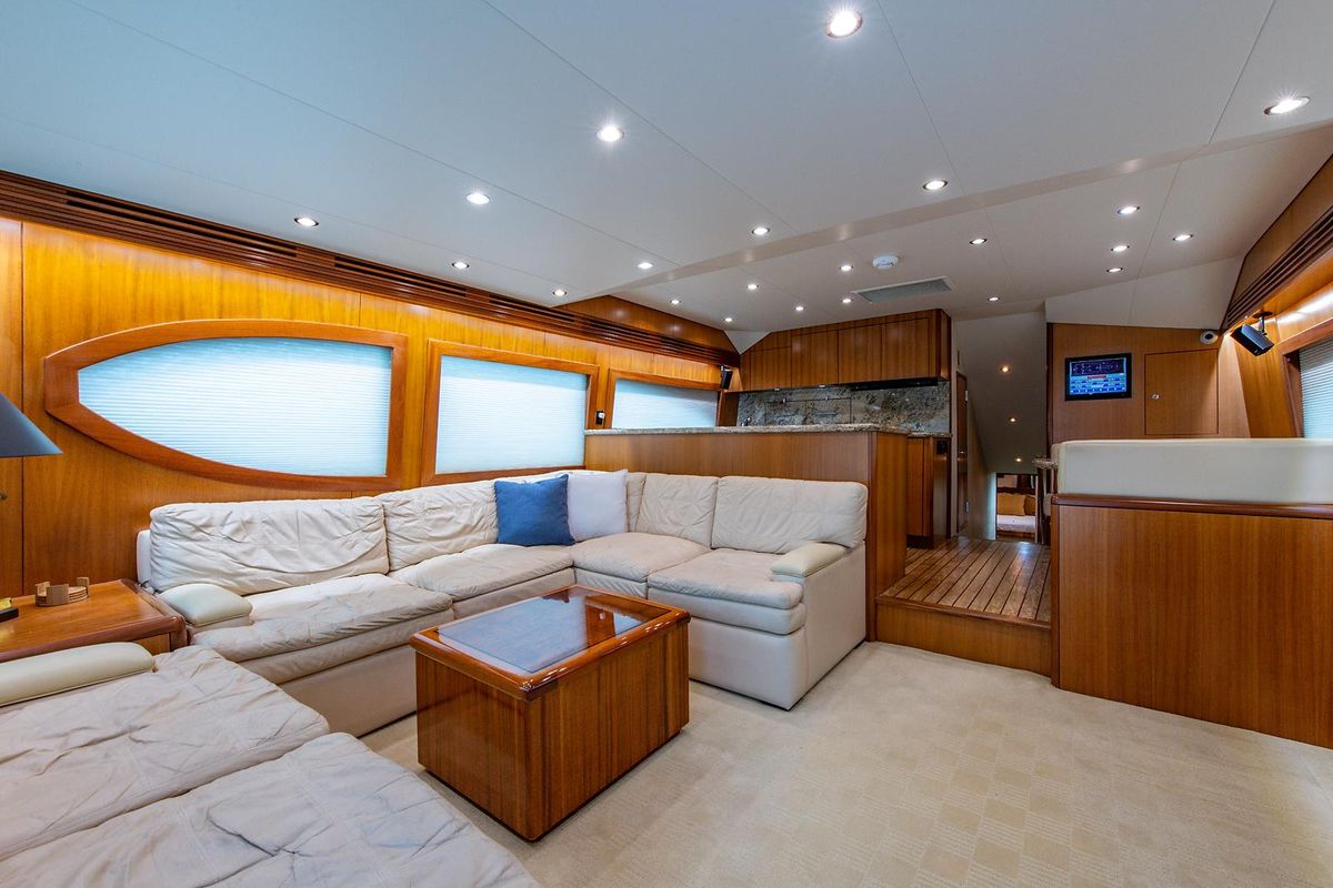 2006 Hatteras 64 