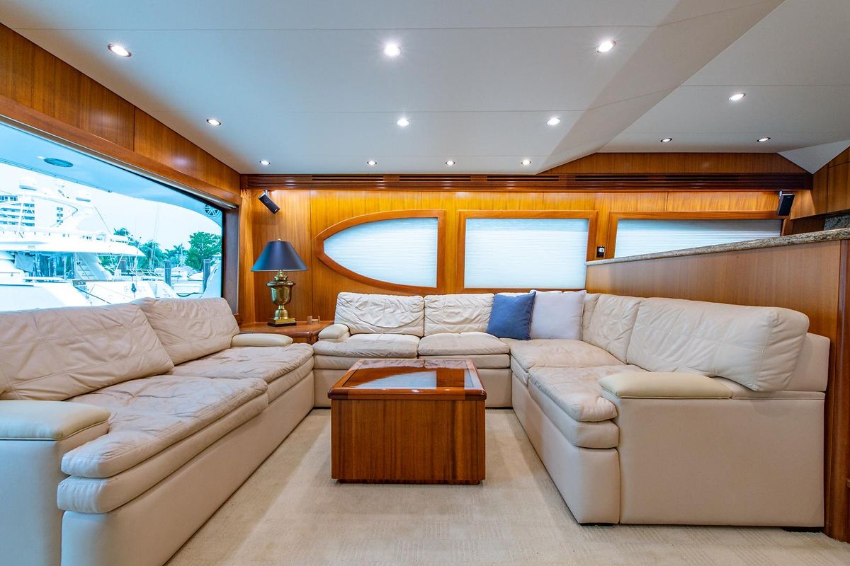 2006 Hatteras 64 