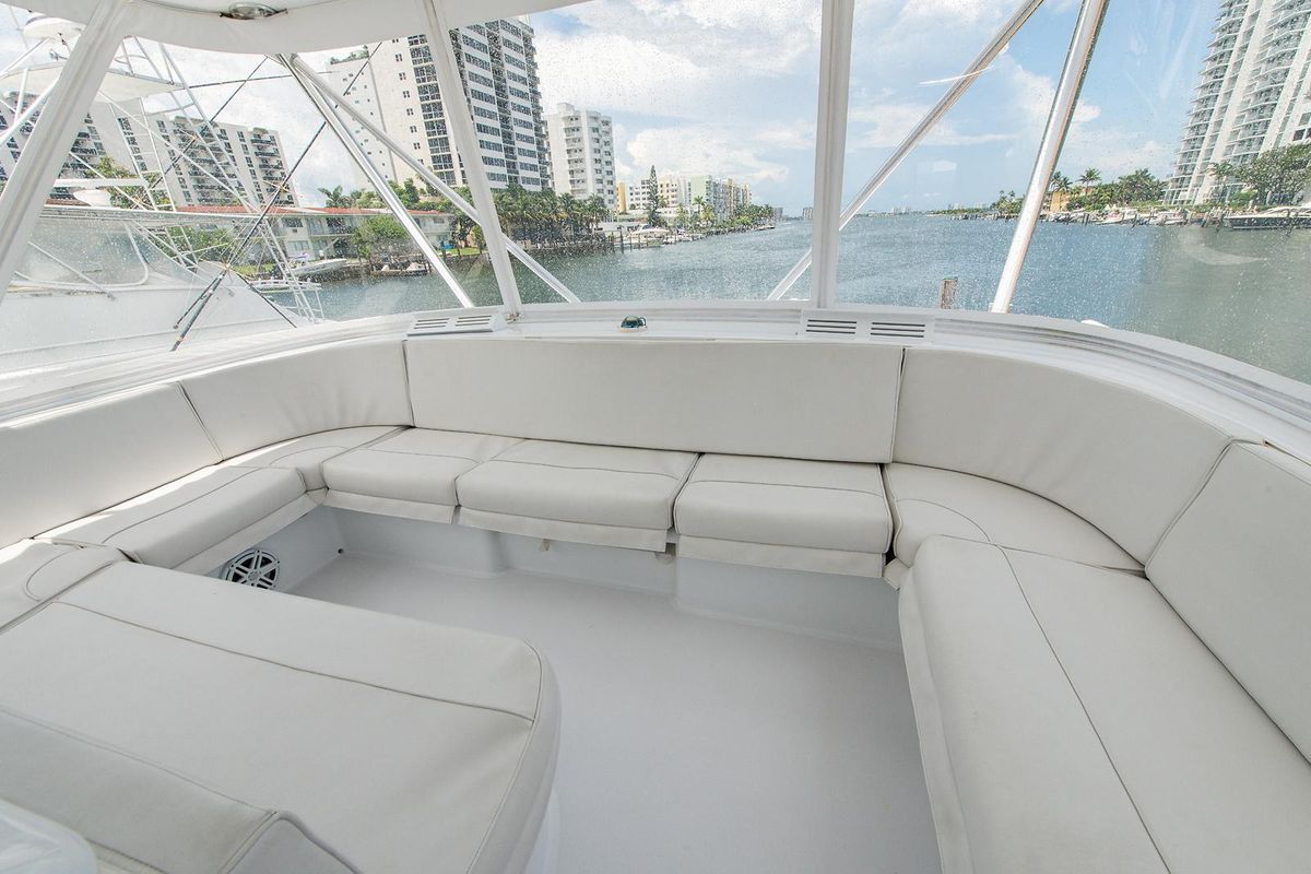 2006 Hatteras 64 