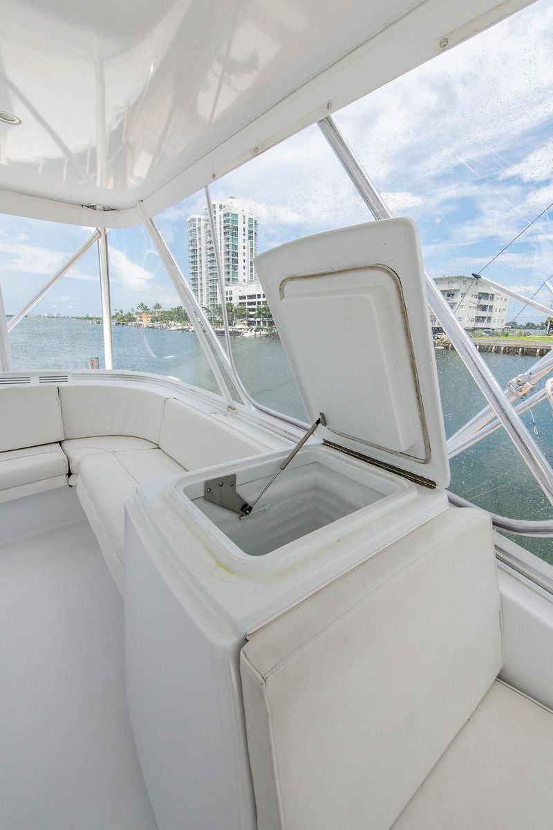 2006 Hatteras 64 