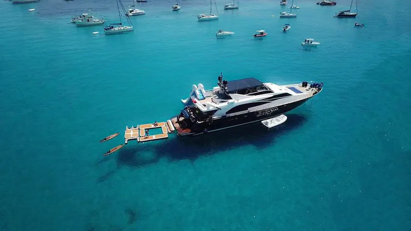 Lady Amanda Yacht Photos Pics 
