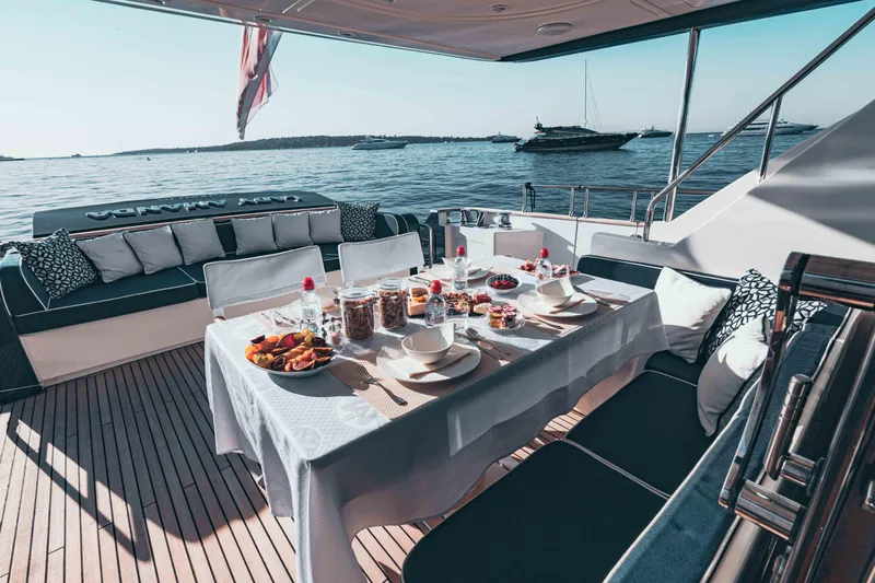 Lady Amanda Yacht Photos Pics 