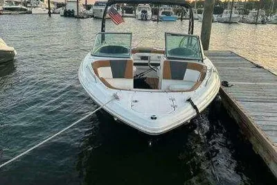 Chaparral 230 SSi