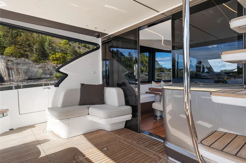 S72515 Yacht Photos Pics 