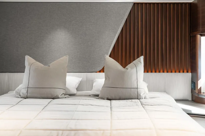 S72515 Yacht Photos Pics 