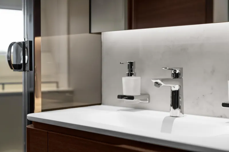 S72515 Yacht Photos Pics 