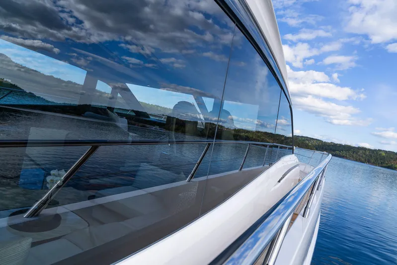 S72515 Yacht Photos Pics 