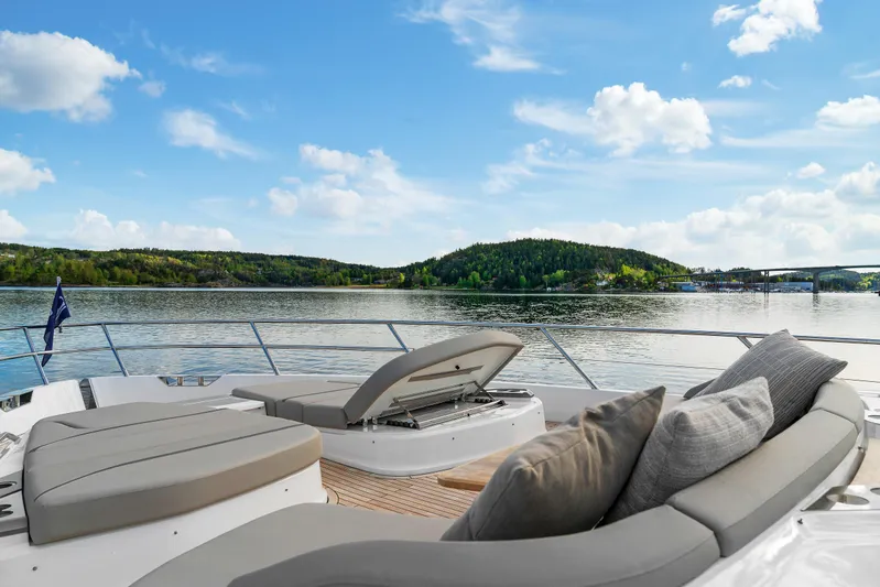 S72515 Yacht Photos Pics 