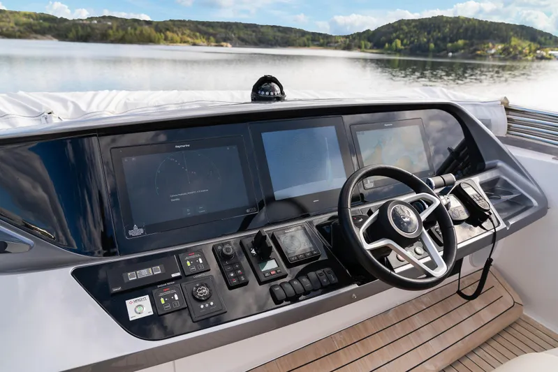 S72515 Yacht Photos Pics 