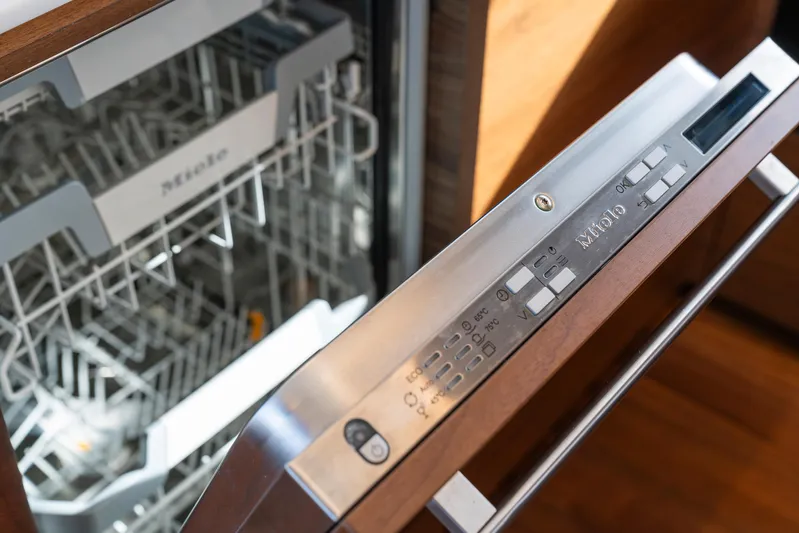 S72515 Yacht Photos Pics 