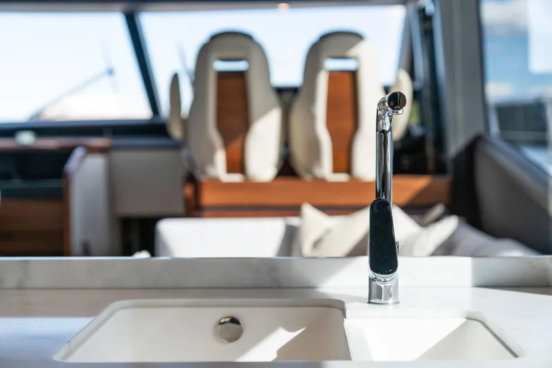 S72515 Yacht Photos Pics 