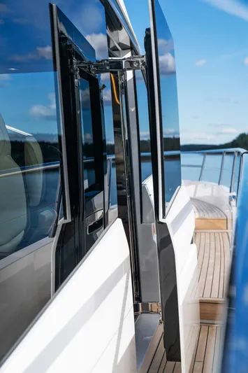 S72515 Yacht Photos Pics 