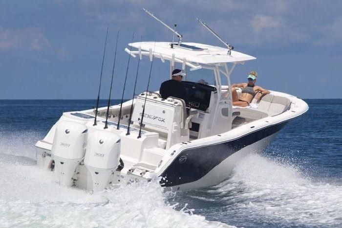 2022 Sea Hunt 288 COMMANDER