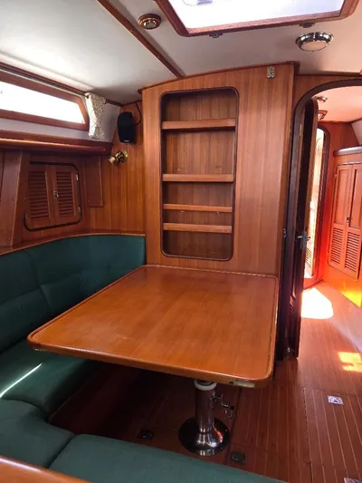 Sans Cles Yacht Photos Pics Fold-down Salon Table