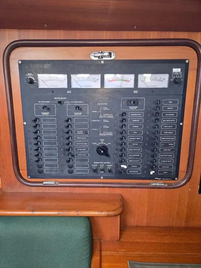 Sans Cles Yacht Photos Pics Accessible Breaker Panel