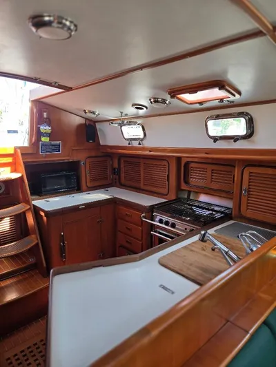 Sans Cles Yacht Photos Pics Great Sea-going Galley