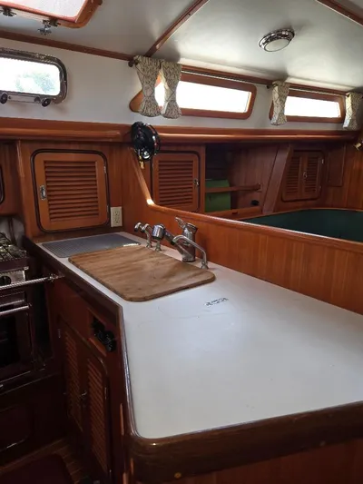 Sans Cles Yacht Photos Pics Cutting Board Over Sink