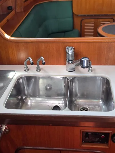 Sans Cles Yacht Photos Pics Large Galley Sink