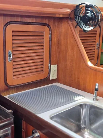 Sans Cles Yacht Photos Pics Great Storage