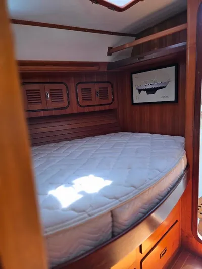 Sans Cles Yacht Photos Pics Pullman Berth Forward