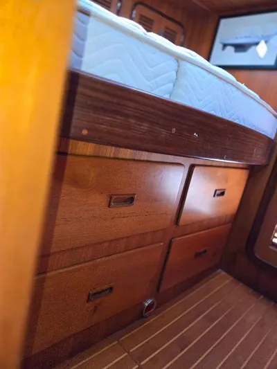 Sans Cles Yacht Photos Pics Drawers Under Pullman Berth