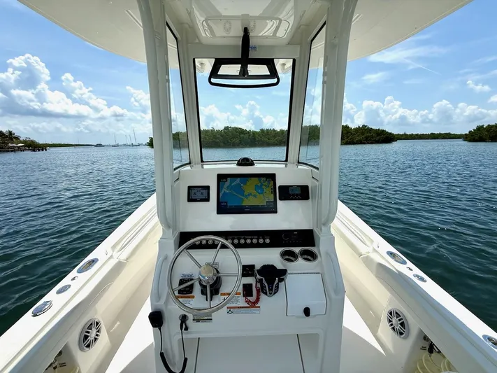 Galati Yacht Sales Trade Yacht Photos Pics 2024 Regulator 23 Helm and Electronics