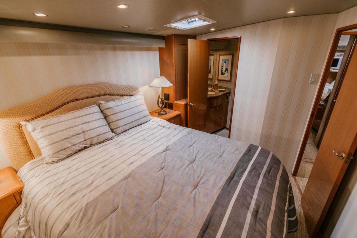 2003 Viking 56 