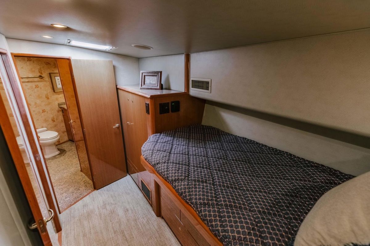 2003 Viking 56 