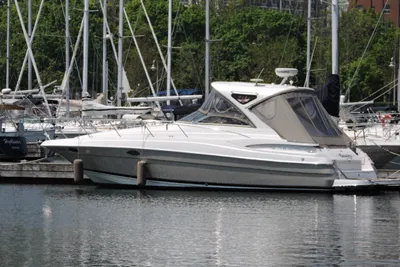 Regal 3760 Commodore