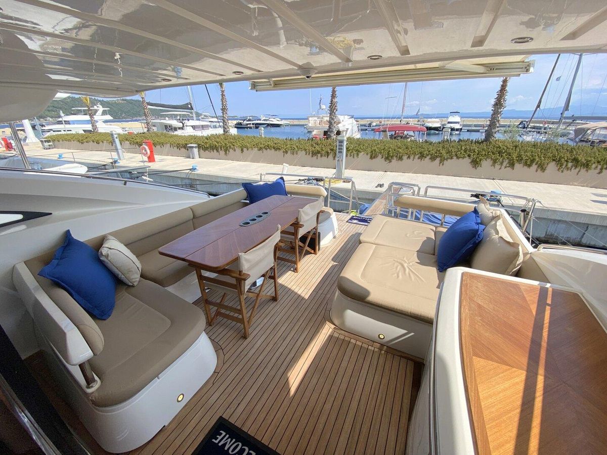 2007 Princess 66 