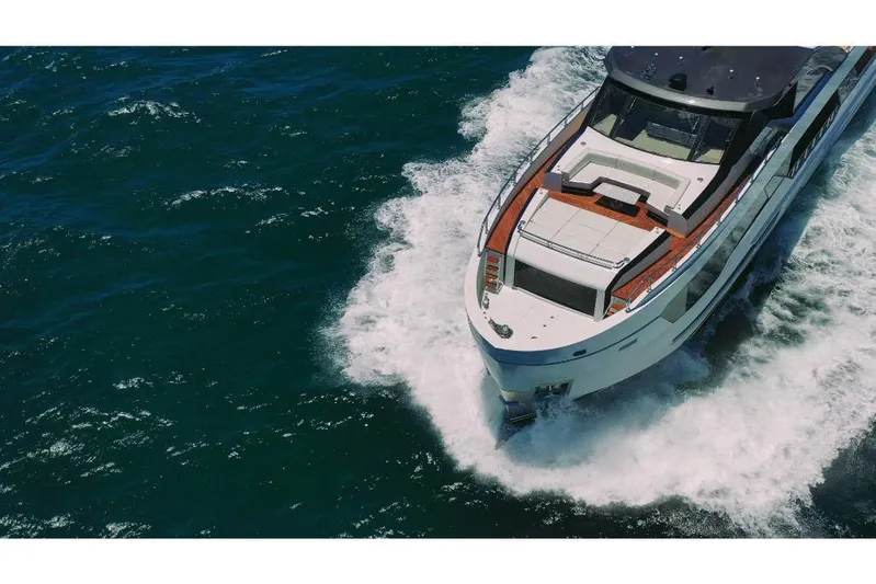  Yacht Photos Pics 2023-Ocean-Alexander-30R-MarineMax