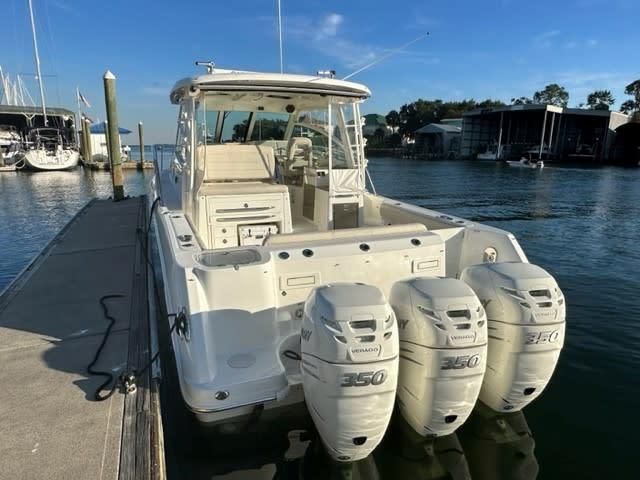 2019 Boston Whaler 345 Conquest
