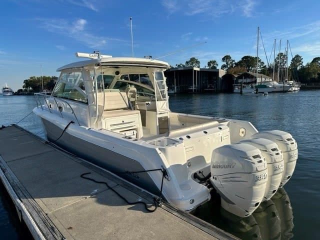 2019 Boston Whaler 345 Conquest