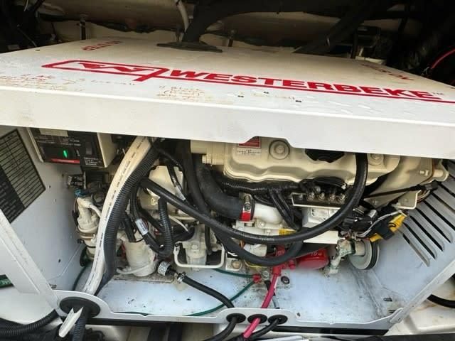 2019 Boston Whaler 345 Conquest