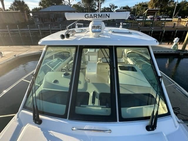 2019 Boston Whaler 345 Conquest