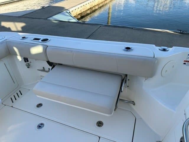 2019 Boston Whaler 345 Conquest