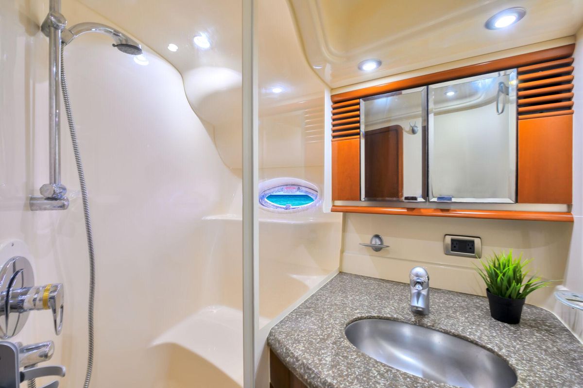 2005 Sea Ray 50 
