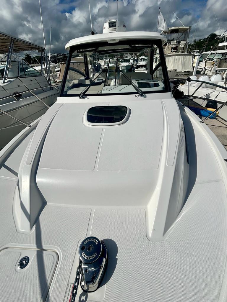 2021 Boston Whaler 325 Conquest Walkaround for sale - YachtWorld