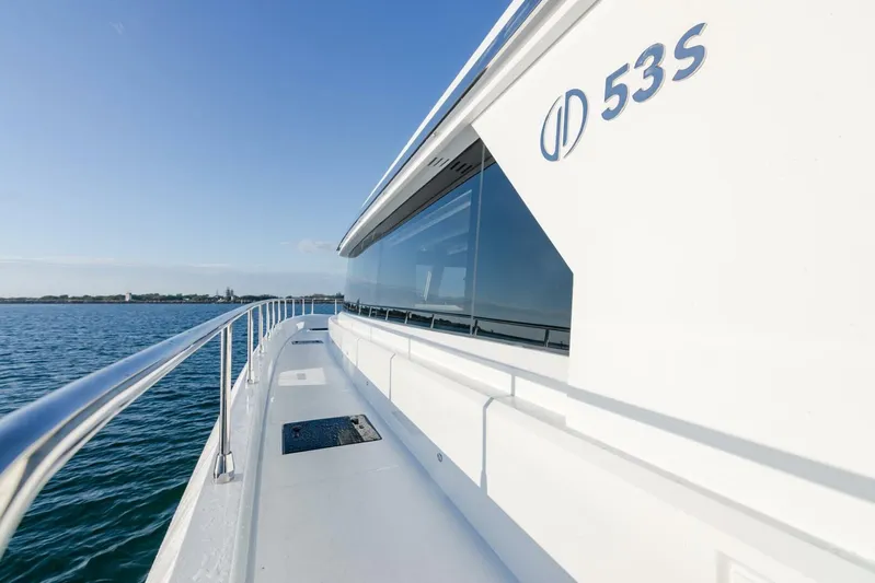 53s Iliad 2025 Yacht Photos Pics 