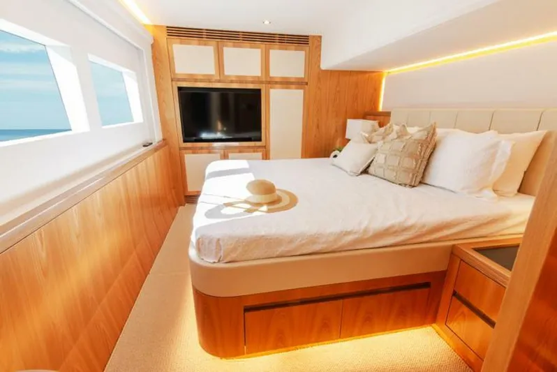 53s Iliad 2025 Yacht Photos Pics 