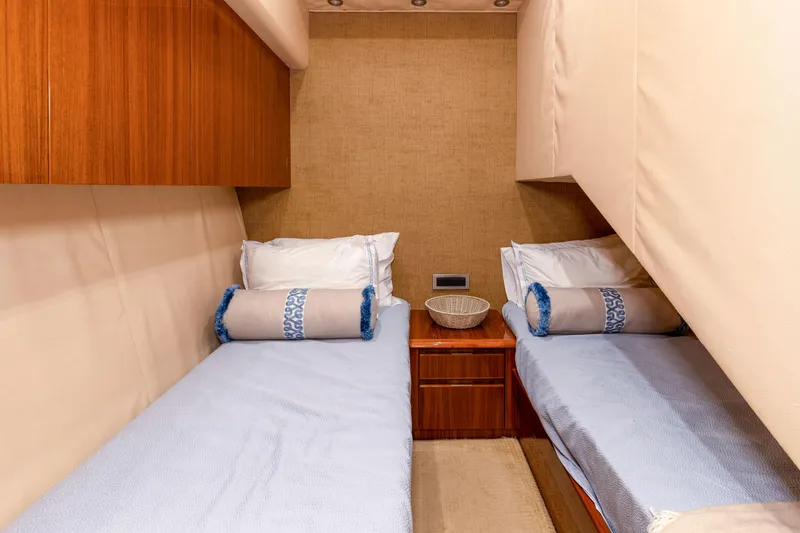 Blueprint Yacht Photos Pics 2009 60 Viking Sportfish Blueprint Crew Stateroom