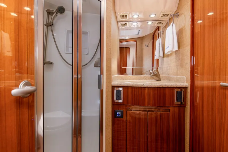 Blueprint Yacht Photos Pics 2009 60 Viking Sportfish Blueprint Crew Head