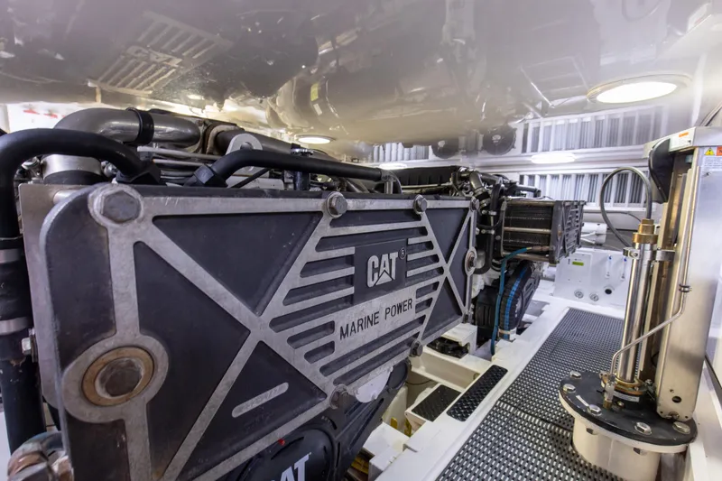 Blueprint Yacht Photos Pics 2009 60 Viking Sportfish Blueprint engine room