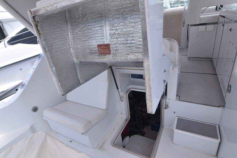 1995 Hatteras 39 Express