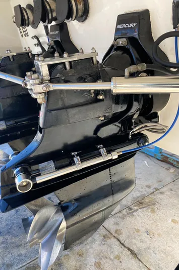 Wheeler Dealer Yacht Photos Pics 2006 Fountain 42 Executioner boat with Mercury outboard engines.