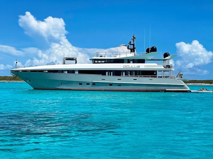 Oculus Yacht Photos Pics 