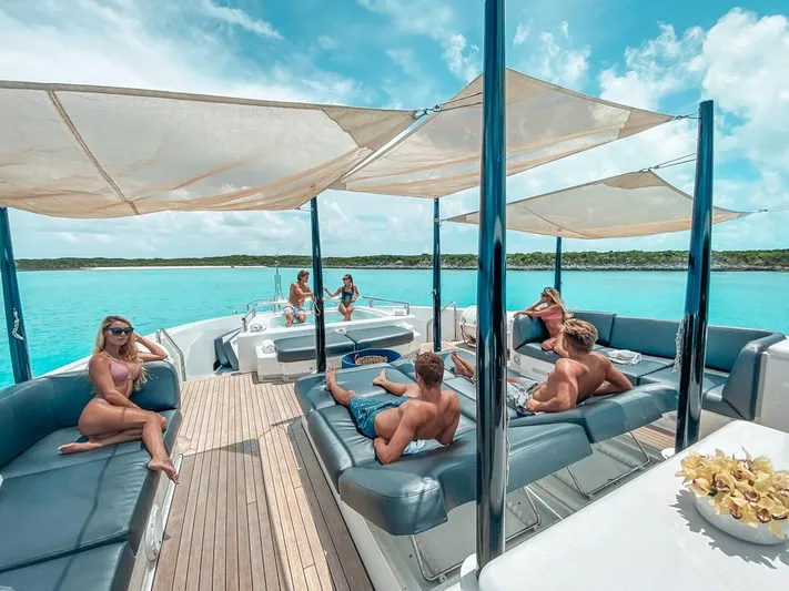 Oculus Yacht Photos Pics 