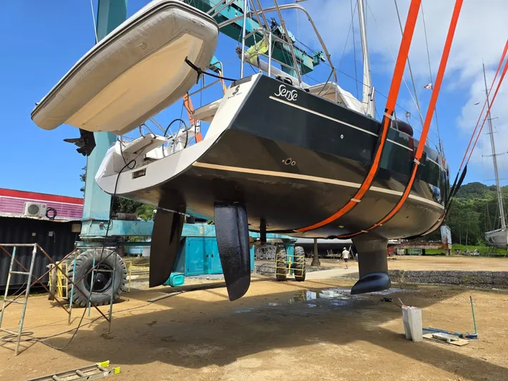La Vieja Yacht Photos Pics Beneteau Sense 50 yacht from 2011 being lifted in a boatyard.
