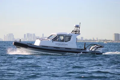 Fluid Watercraft Patrol 880 Cabin